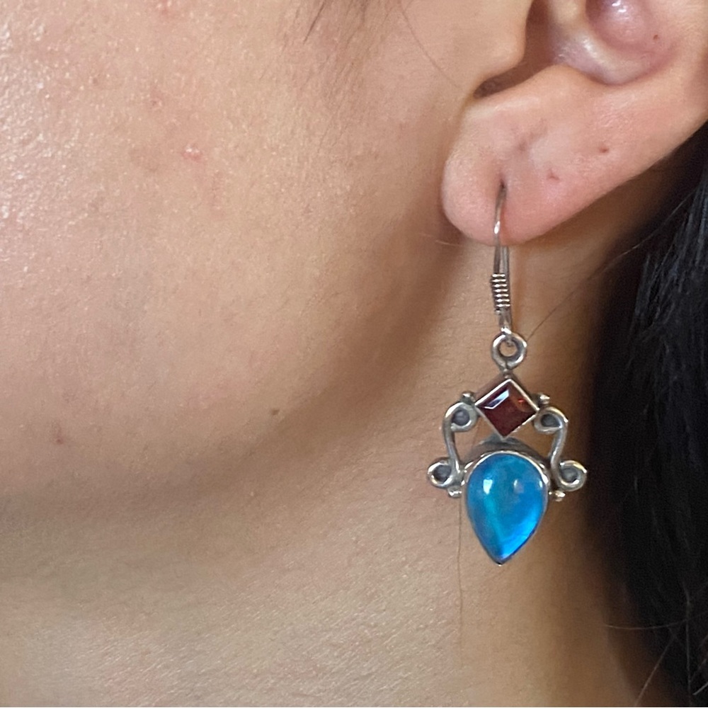 Vintage 1990’s Moonstone and Garnet Sterling Silver Drop Pierced Earrings